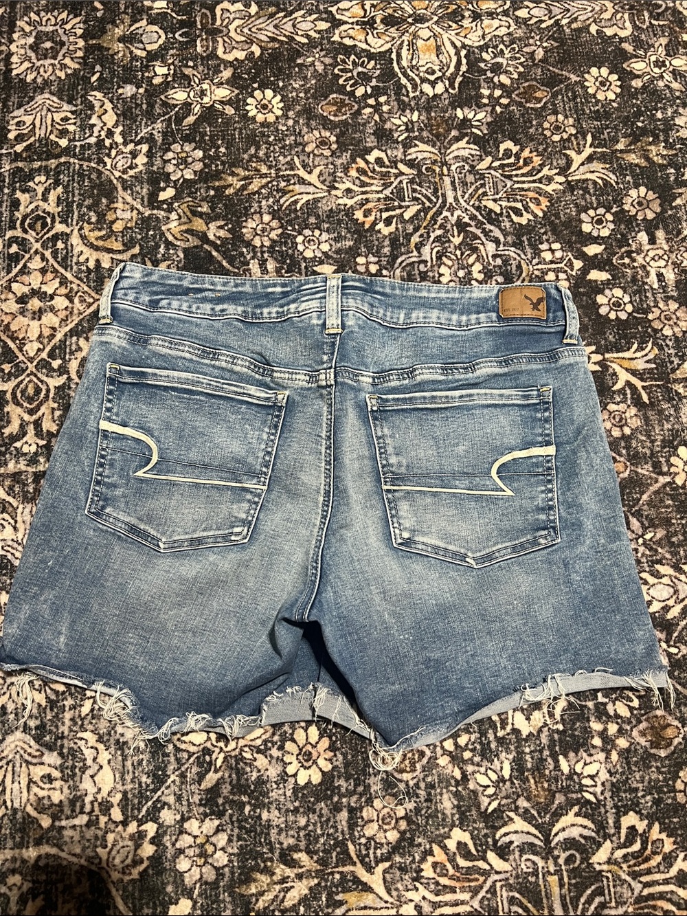 American Eagle Outfitters Midi Denim Women’s Shorts - Picture 2 of 4
